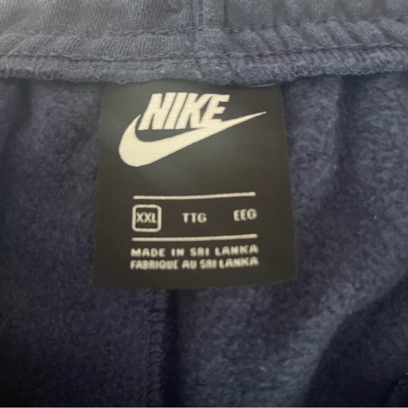 Nike men’s sweatpants - Picture 2 of 2